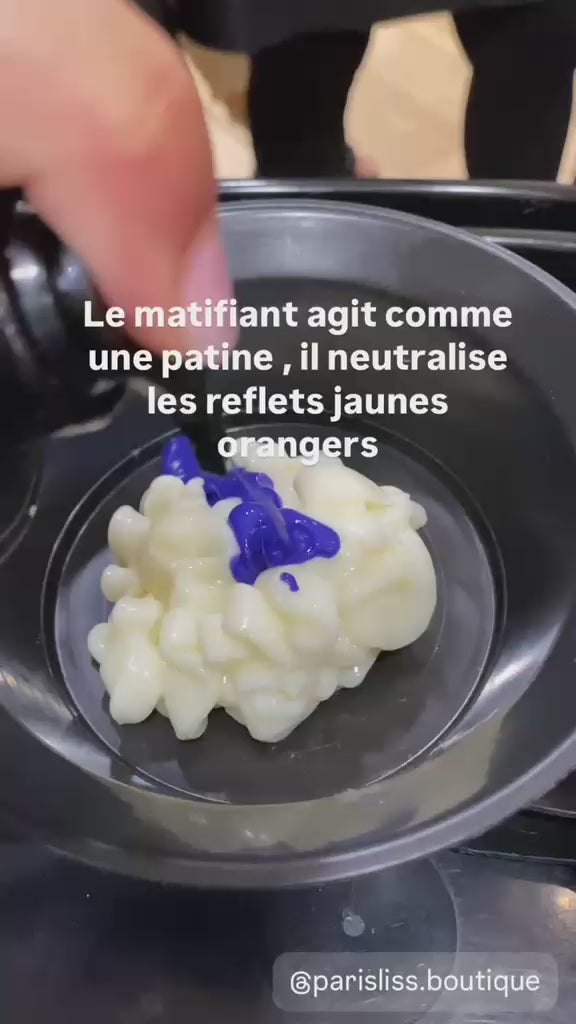 EAE-LISS-EVER-lissage-bresilien-PARISLISS.COM-avec-matifiant-MATIZADOR-vid1

